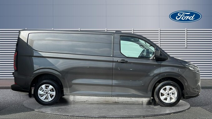Ford Transit Custom E-320 L1 Electric Awd 100kW 71kWh H1 Van Limited Auto - Image 5